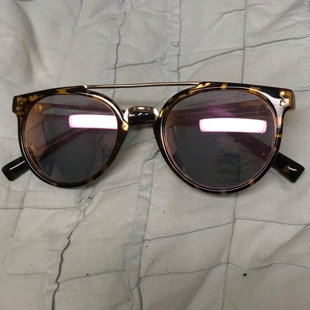 AMERICAN EAGLE SUNGLASSES
